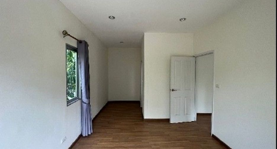 For sale 3 bedrooms house in Ban Bueng, Chonburi