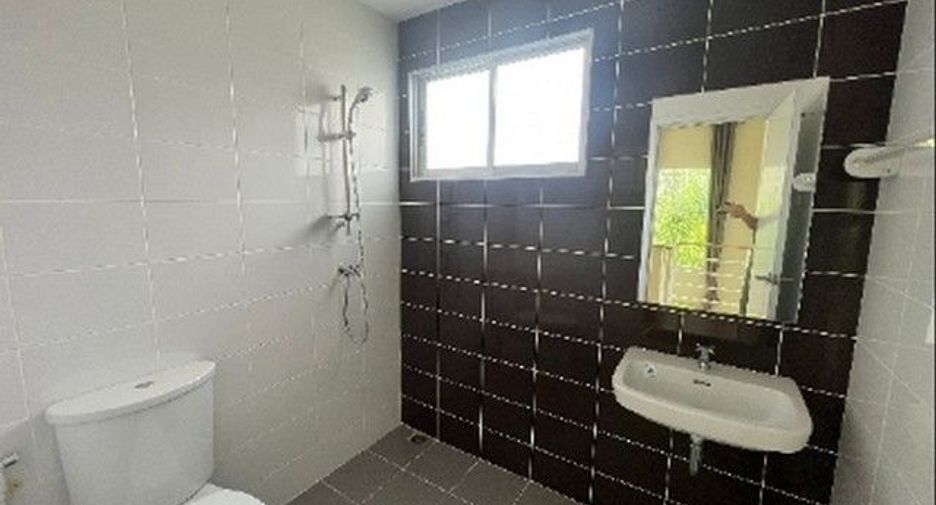For sale 3 bedrooms house in Ban Bueng, Chonburi