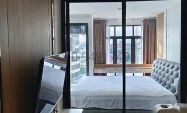 For rent 2 bedrooms condo in Pom Prap Sattru Phai, Bangkok