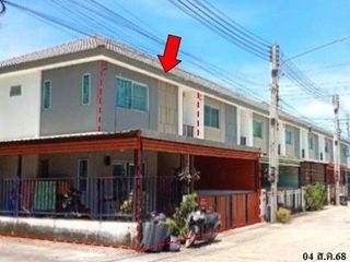 For sale 1 bed townhouse in Ban Bueng, Chonburi