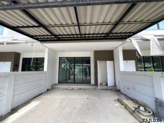 For sale 1 bed townhouse in Ban Bueng, Chonburi