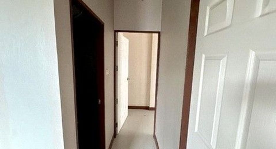 For sale 1 bed townhouse in Ban Bueng, Chonburi