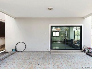 For sale 1 bed townhouse in Ban Bueng, Chonburi