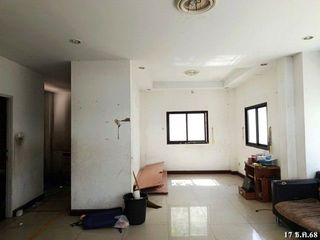 For sale 1 bed townhouse in Ban Bueng, Chonburi