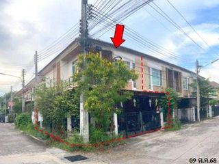 For sale 1 bed townhouse in Ban Bueng, Chonburi