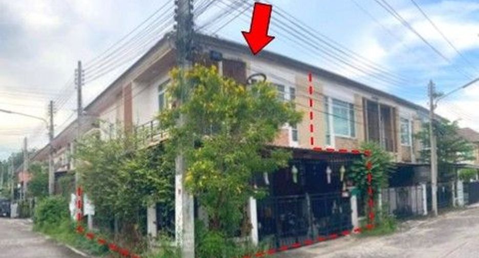 For sale 1 bed townhouse in Ban Bueng, Chonburi