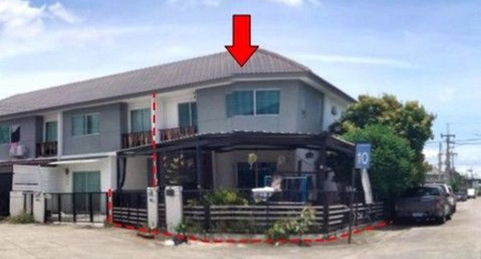 For sale 1 bed townhouse in Ban Bueng, Chonburi