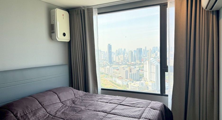 For rent 2 bedrooms condo in Huai Khwang, Bangkok