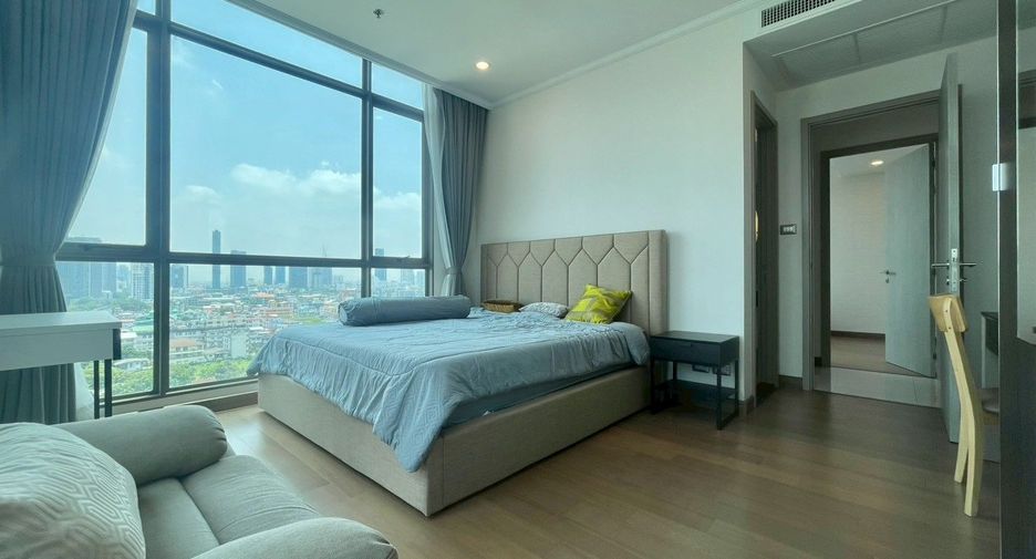 For rent 2 bedrooms condo in Watthana, Bangkok