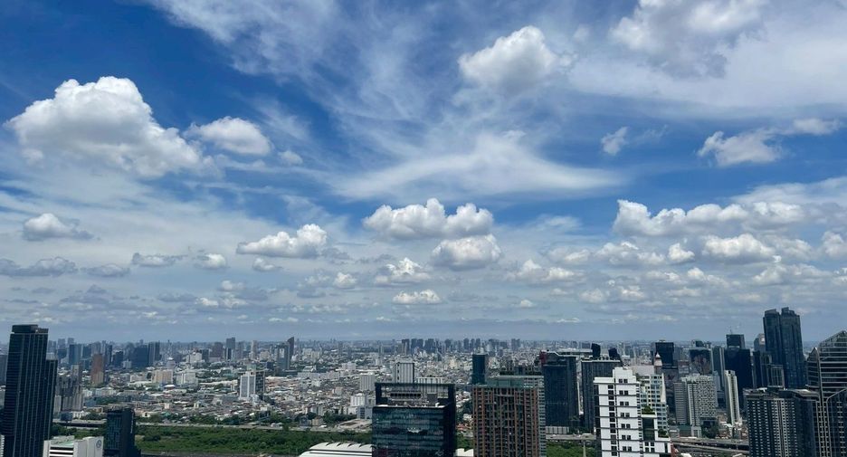 For rent 1 bed condo in Watthana, Bangkok