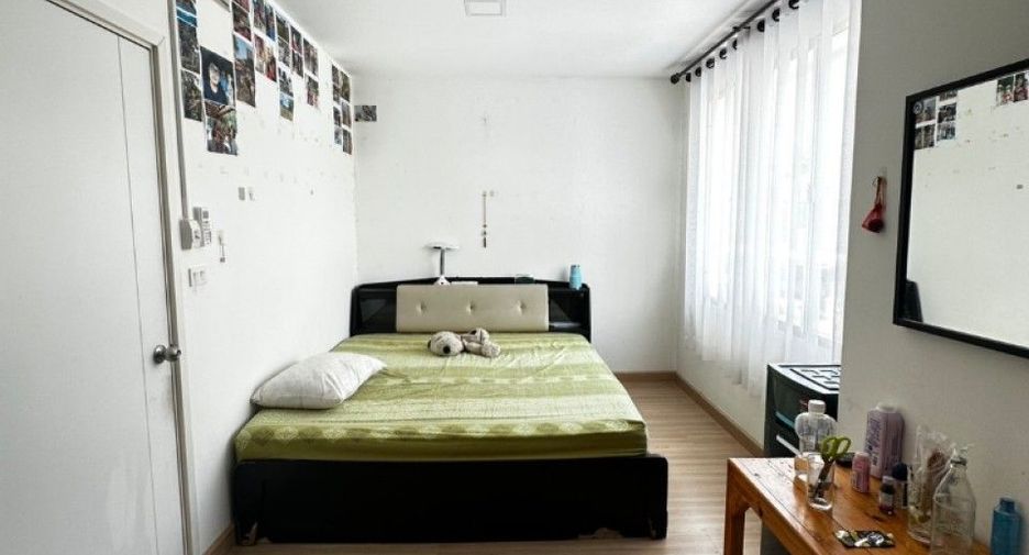 For sale 3 bedrooms townhouse in Bang Lamung, Chonburi