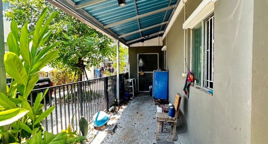 For sale 3 bedrooms townhouse in Bang Lamung, Chonburi