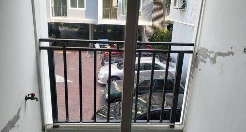 For sale 1 bed condo in Bang Kapi, Bangkok