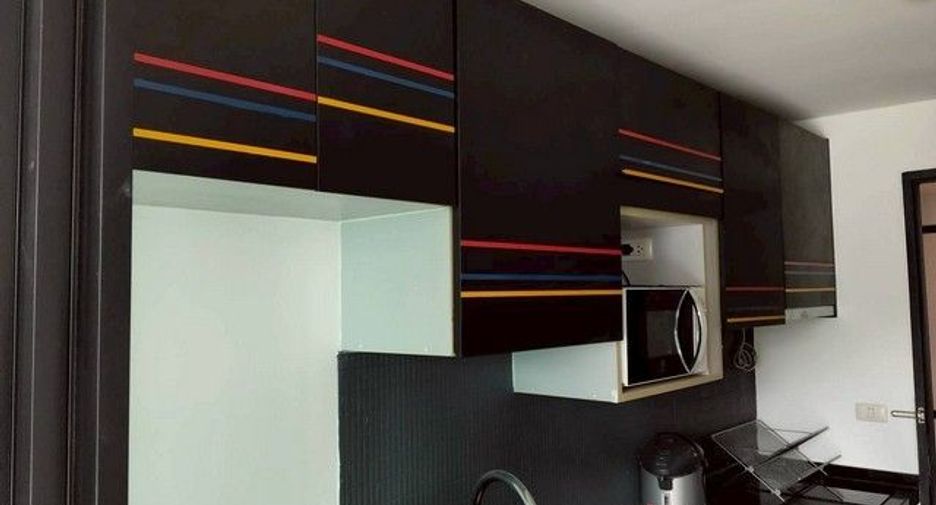 For sale 2 bedrooms condo in Huai Khwang, Bangkok