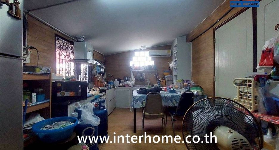 Local comercial en venta de 6 habitaciones en Mueang Samut Prakan, Samut Prakan