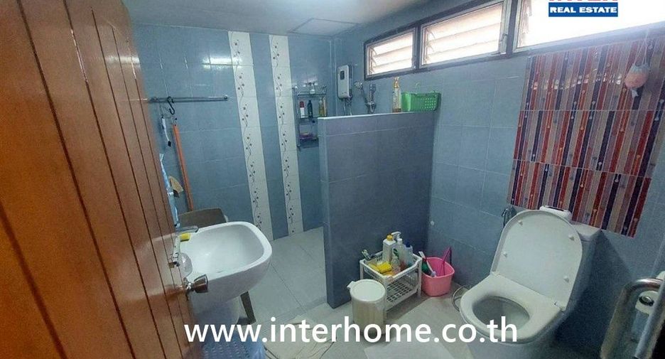 Local comercial en venta de 6 habitaciones en Mueang Samut Prakan, Samut Prakan
