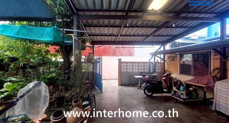 Local comercial en venta de 6 habitaciones en Mueang Samut Prakan, Samut Prakan