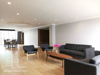 For rent 4 bedrooms apartment in Khlong Toei, Bangkok