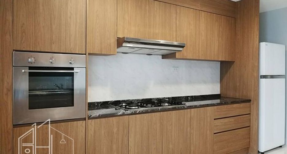 For rent 4 bedrooms apartment in Khlong Toei, Bangkok