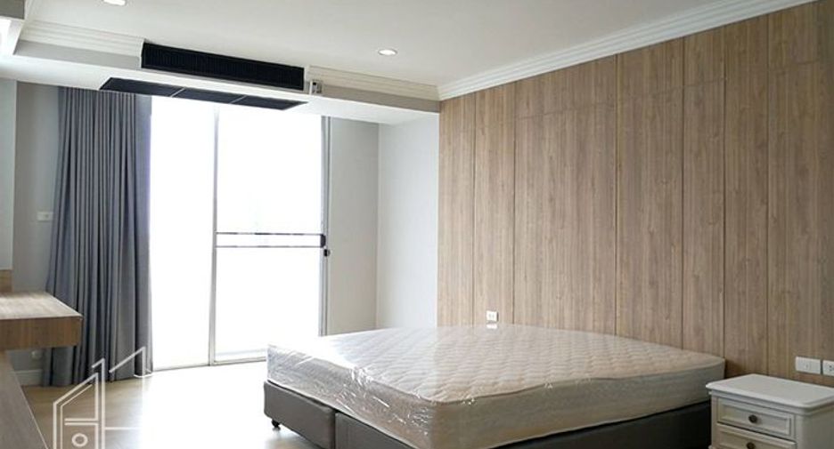 For rent 4 bedrooms apartment in Khlong Toei, Bangkok