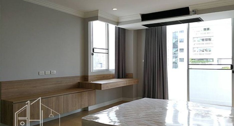 For rent 4 bedrooms apartment in Khlong Toei, Bangkok