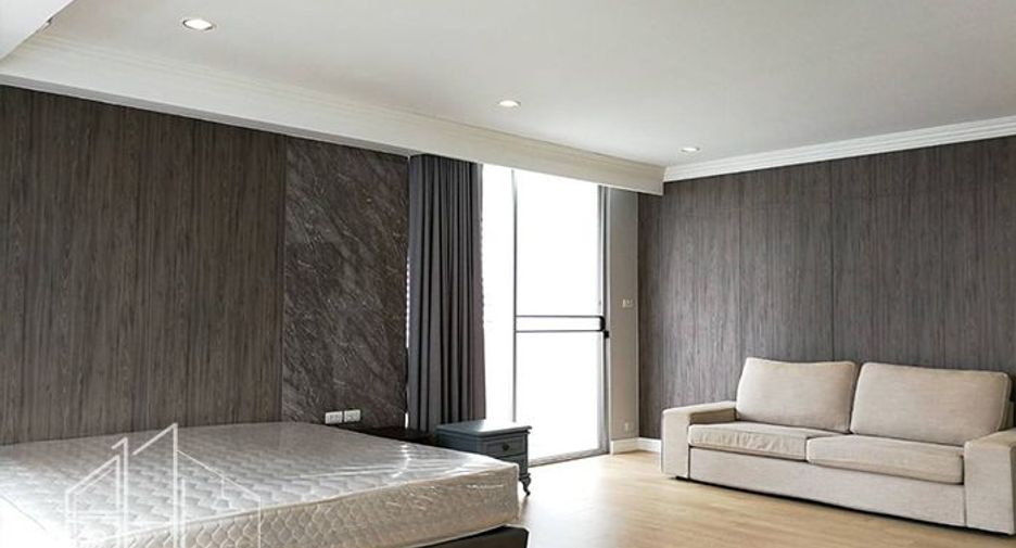 For rent 4 bedrooms apartment in Khlong Toei, Bangkok