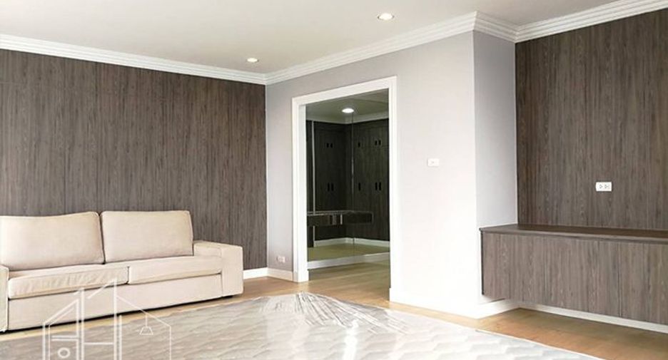 For rent 4 bedrooms apartment in Khlong Toei, Bangkok