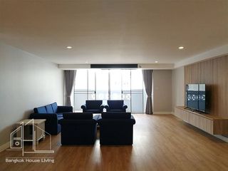 For rent 4 bedrooms condo in Khlong Toei, Bangkok
