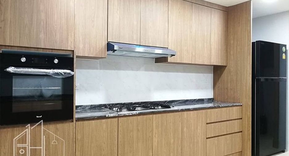 For rent 4 bedrooms condo in Khlong Toei, Bangkok