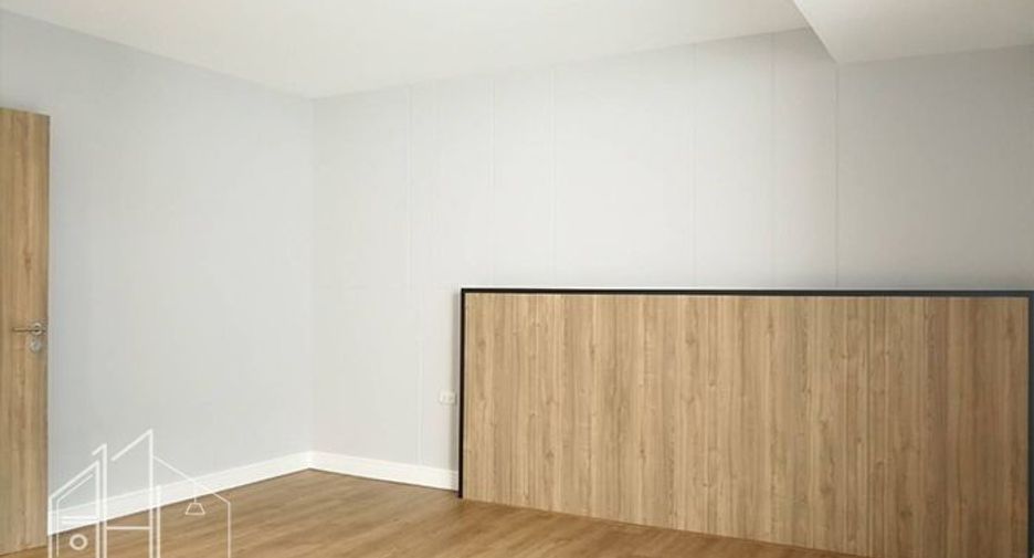 For rent 4 bedrooms condo in Khlong Toei, Bangkok