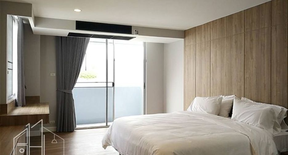 For rent 4 bedrooms condo in Khlong Toei, Bangkok