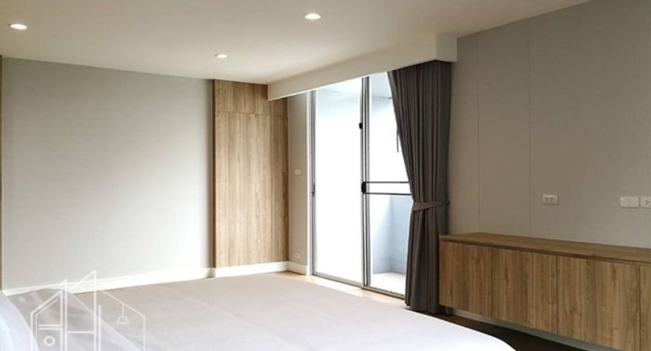 For rent 4 bedrooms condo in Khlong Toei, Bangkok