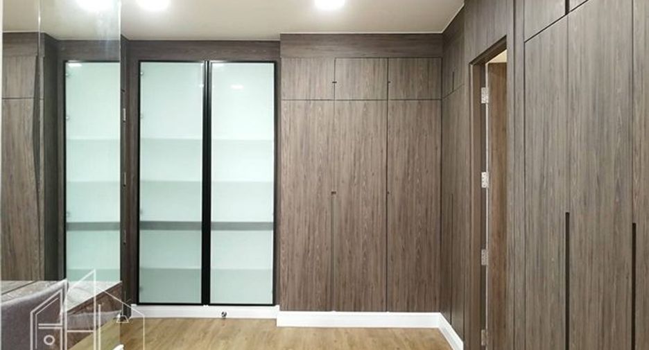 For rent 4 bedrooms condo in Khlong Toei, Bangkok