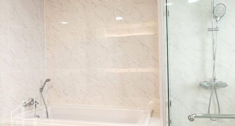 For rent 4 bedrooms condo in Khlong Toei, Bangkok
