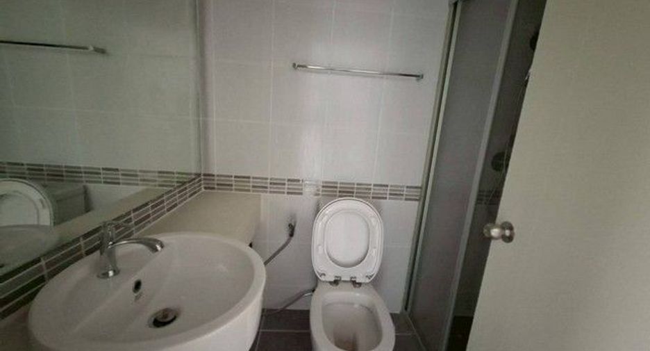 Wohnung zum Kauf mit 1 Zimmer in Taling Chan, Bangkok