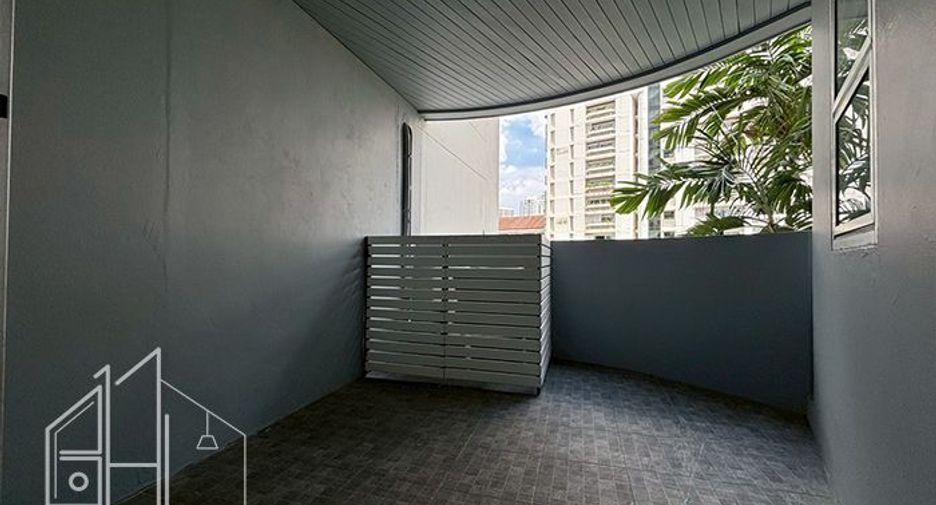 For rent 4 bedrooms condo in Khlong Toei, Bangkok