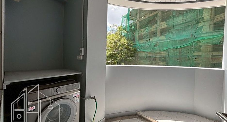 For rent 4 bedrooms condo in Khlong Toei, Bangkok
