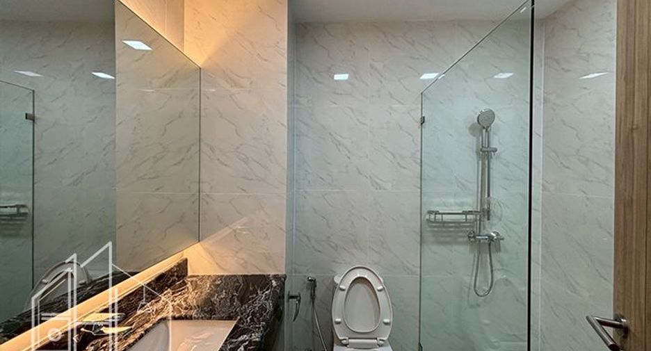 For rent 4 bedrooms condo in Khlong Toei, Bangkok