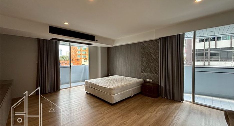 For rent 4 bedrooms condo in Khlong Toei, Bangkok
