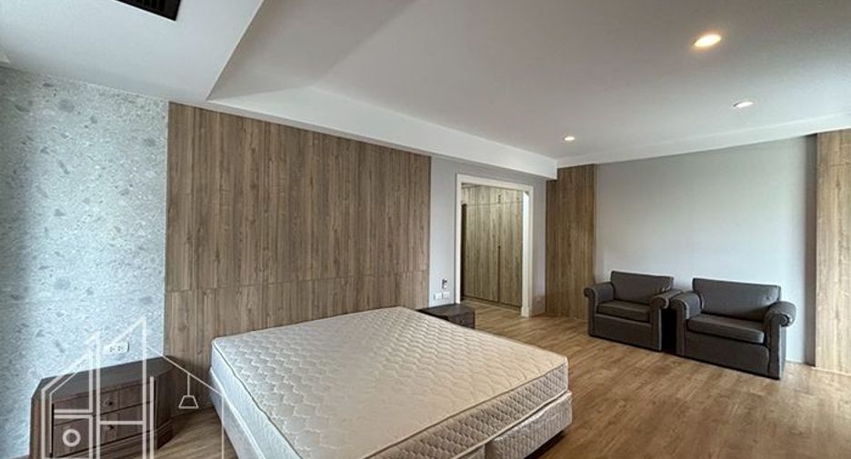 For rent 4 bedrooms condo in Khlong Toei, Bangkok