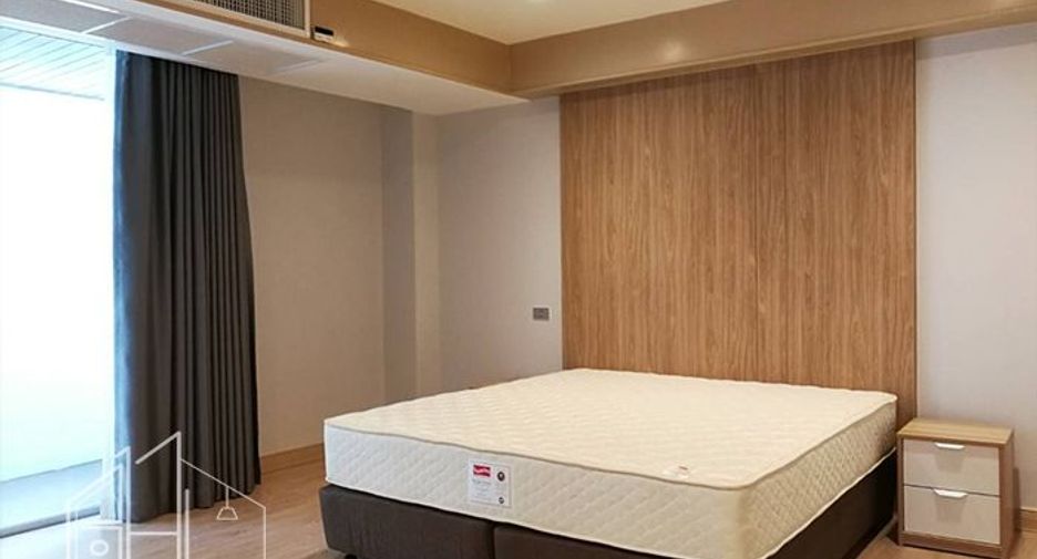 For rent 4 bedrooms apartment in Khlong Toei, Bangkok