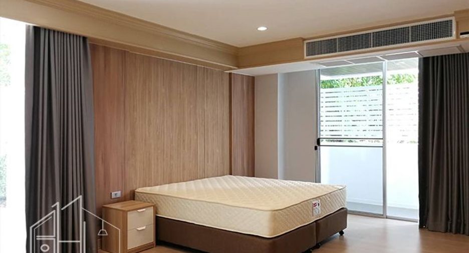 For rent 4 bedrooms apartment in Khlong Toei, Bangkok