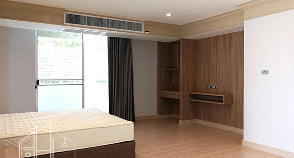 For rent 4 bedrooms apartment in Khlong Toei, Bangkok