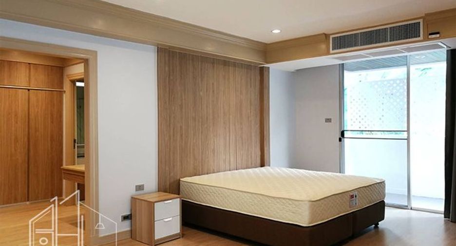 For rent 4 bedrooms apartment in Khlong Toei, Bangkok