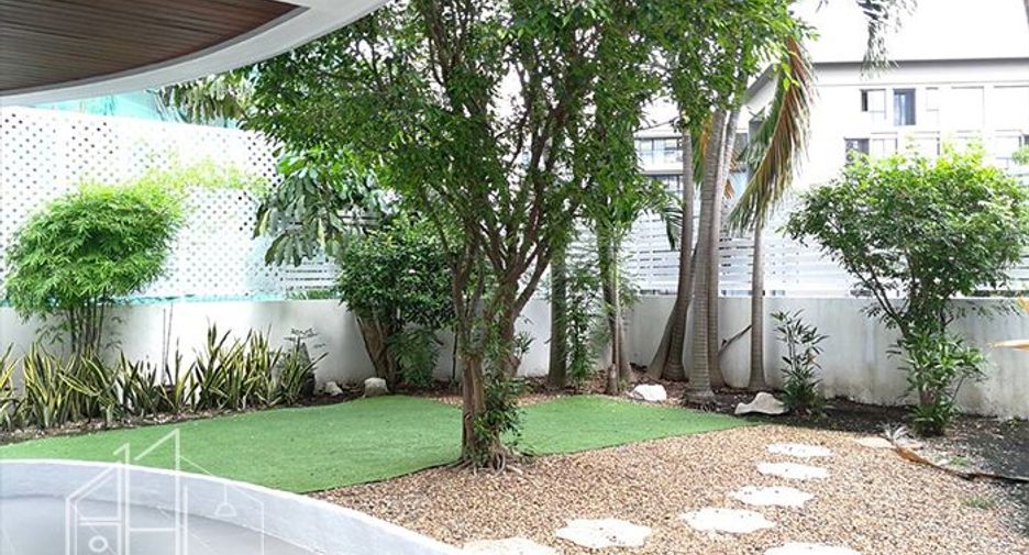 For rent 4 bedrooms apartment in Khlong Toei, Bangkok