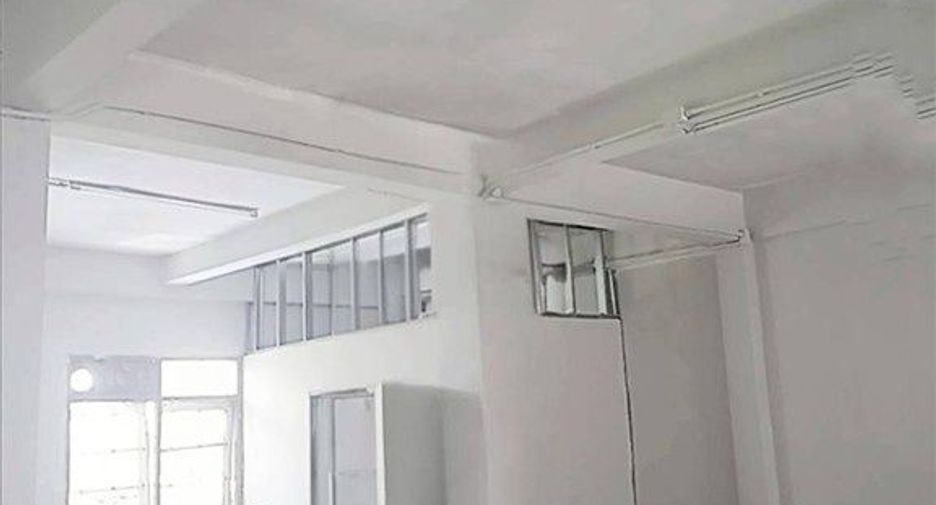 For sale retail Space in Phasi Charoen, Bangkok