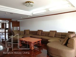 For rent 3 bedrooms apartment in Watthana, Bangkok