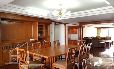 For rent 3 bedrooms apartment in Watthana, Bangkok