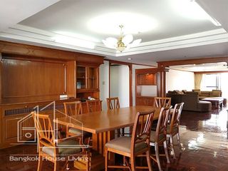 For rent 3 bedrooms apartment in Watthana, Bangkok