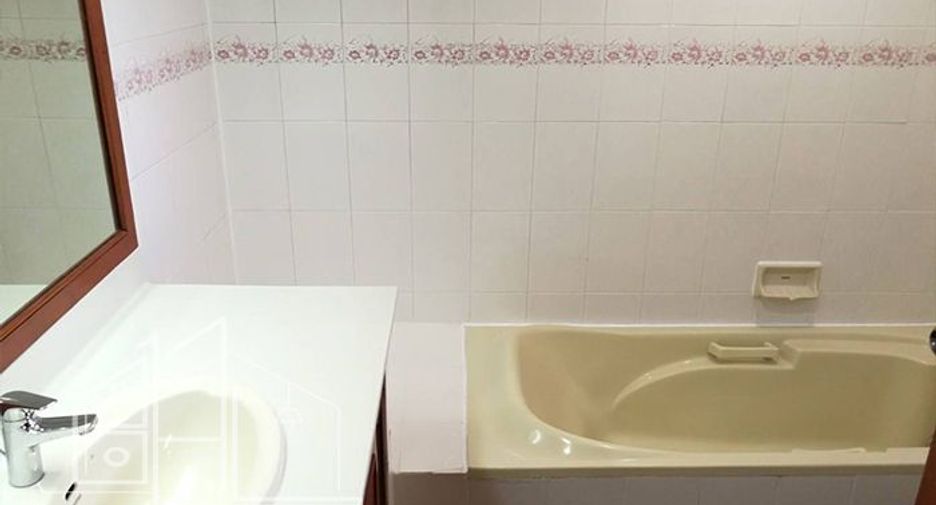 Apartment zur Miete mit 3 Zimmer in Watthana, Bangkok